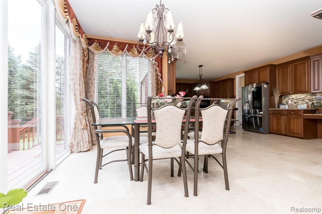18090 Peninsula Way, Northville, MI 48168 — Photo 34