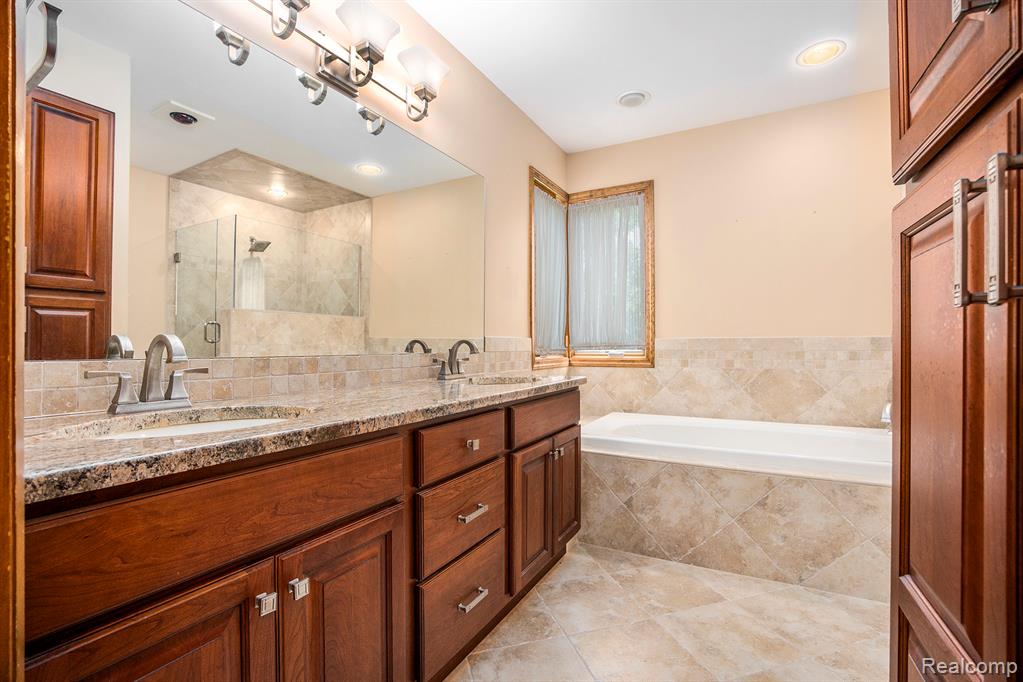 8477 Ranch Estates Road, Clarkston, MI 48348 — Photo 17
