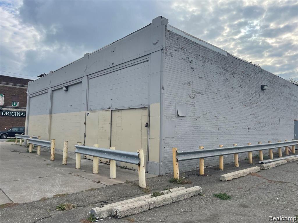 301 S OAKWOOD, Detroit, MI 48217