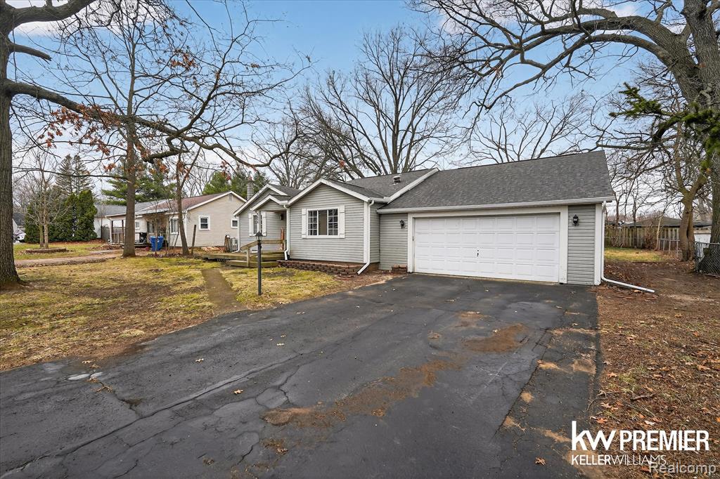5658 Crescent Road, Waterford, MI 48327 — Photo 39