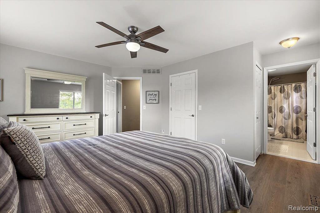 457 Cove View Drive, Waterford, MI 48327 — Photo 19