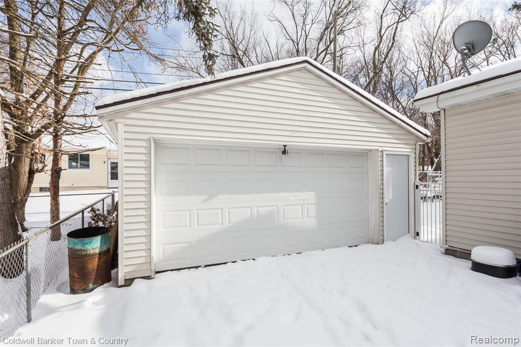 1420 Butler Boulevard, Howell, MI 48843 — Photo 48