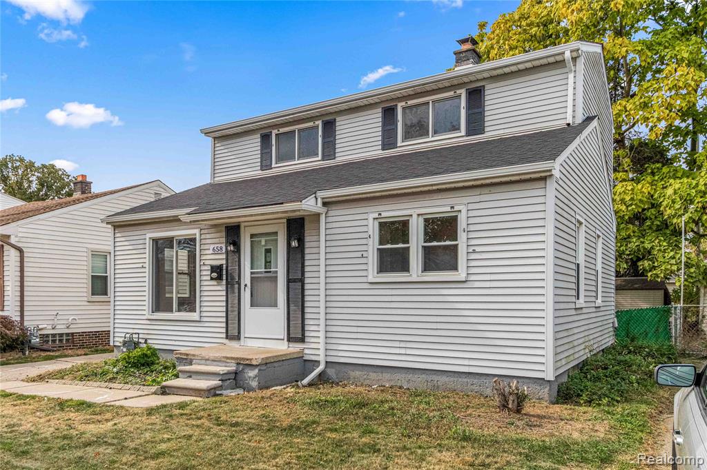 658 6th Street, Wyandotte, MI 48192 — Photo 3
