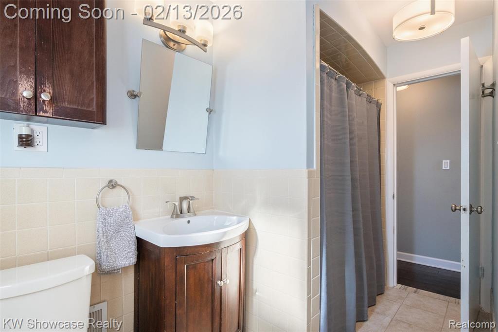 42011 Brentwood Drive, Plymouth, MI 48170 — Photo 18