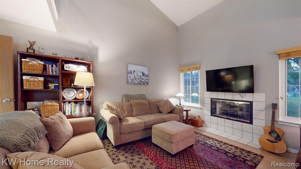 606 WINWOOD Circle, Walled Lake, MI 48390 — Photo 4