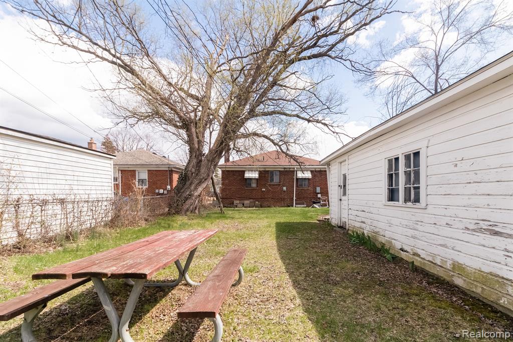 8117 Dale Street, Dearborn Heights, MI 48127 — Photo 22