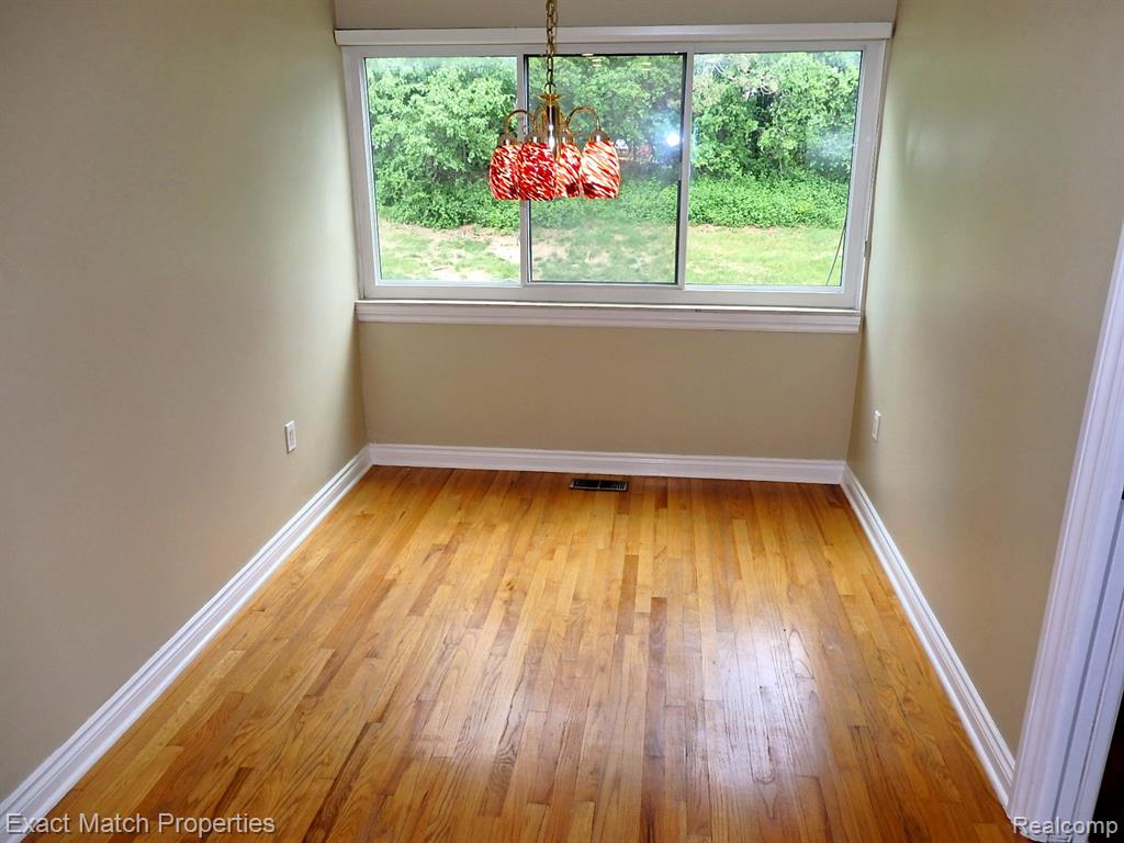 4411 Laurel Club Circle, West Bloomfield, MI 48323 — Photo 18