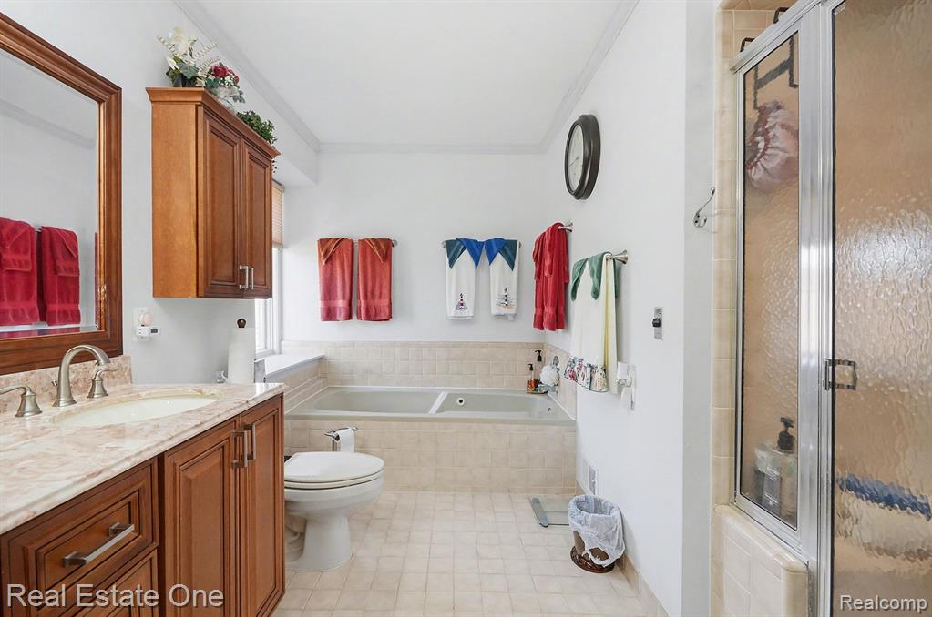 5505 Walnut Circle W, West Bloomfield, MI — Photo 17