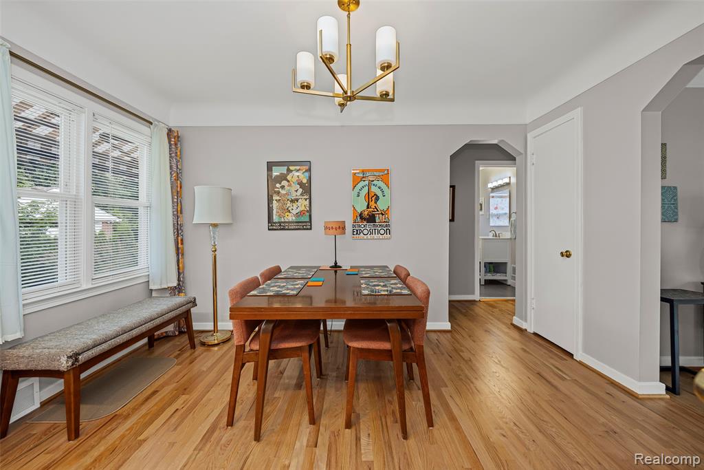 26021 Berkley Avenue, Huntington Woods, MI — Photo 14