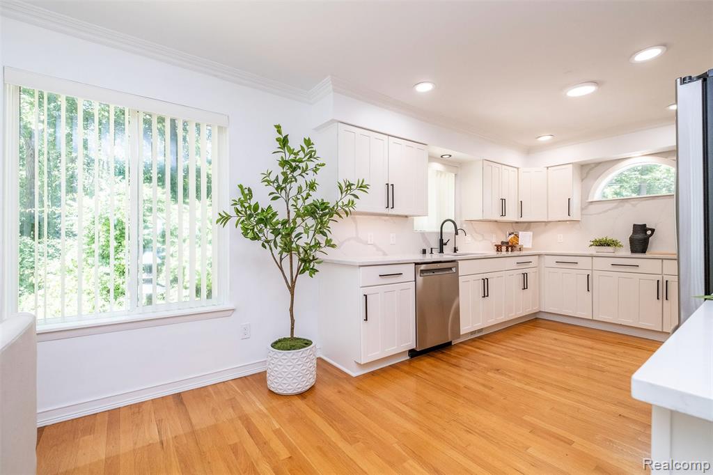 524 Fernhurst Court, Lake Orion, MI 48362 — Photo 10