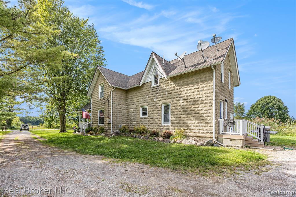 3068 Wade Road, Capac, MI 48014 — Photo 2