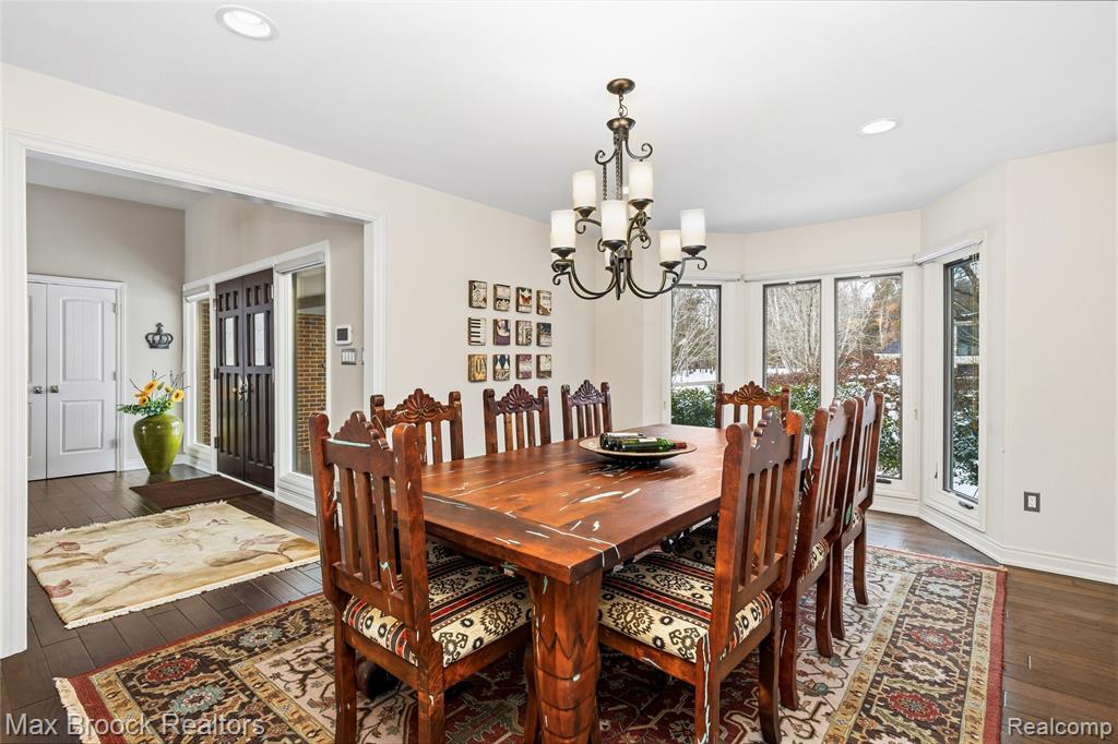 5867 BRAVO COURT, Orchard Lake Village, MI 48324 — Photo 12