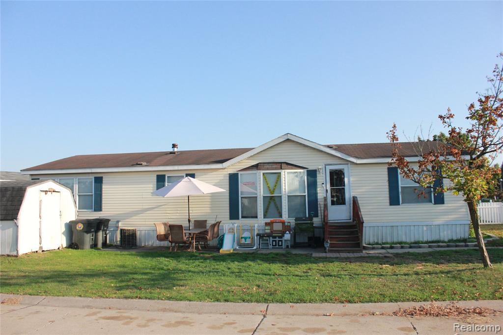 7065 El paso Boulevard, Romulus, MI 48174 — Photo 3