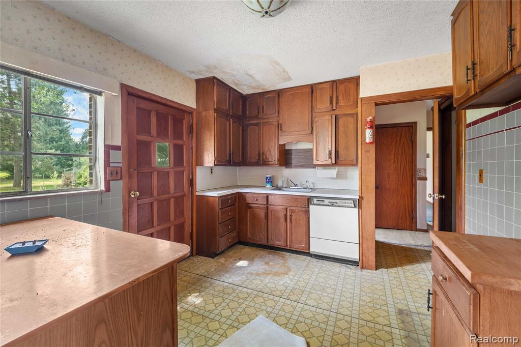 9282 Wayne Road, Romulus, MI 48174 — Photo 10