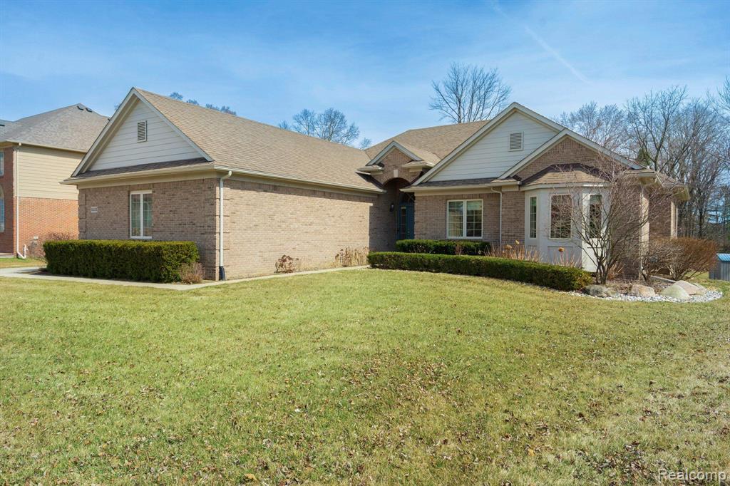 51112 MERRY Lane, Shelby Twp, MI 48316 — Photo 2