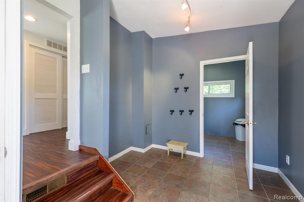 7950 ISLAND Boulevard, Grosse Ile, MI 48138 — Photo 22