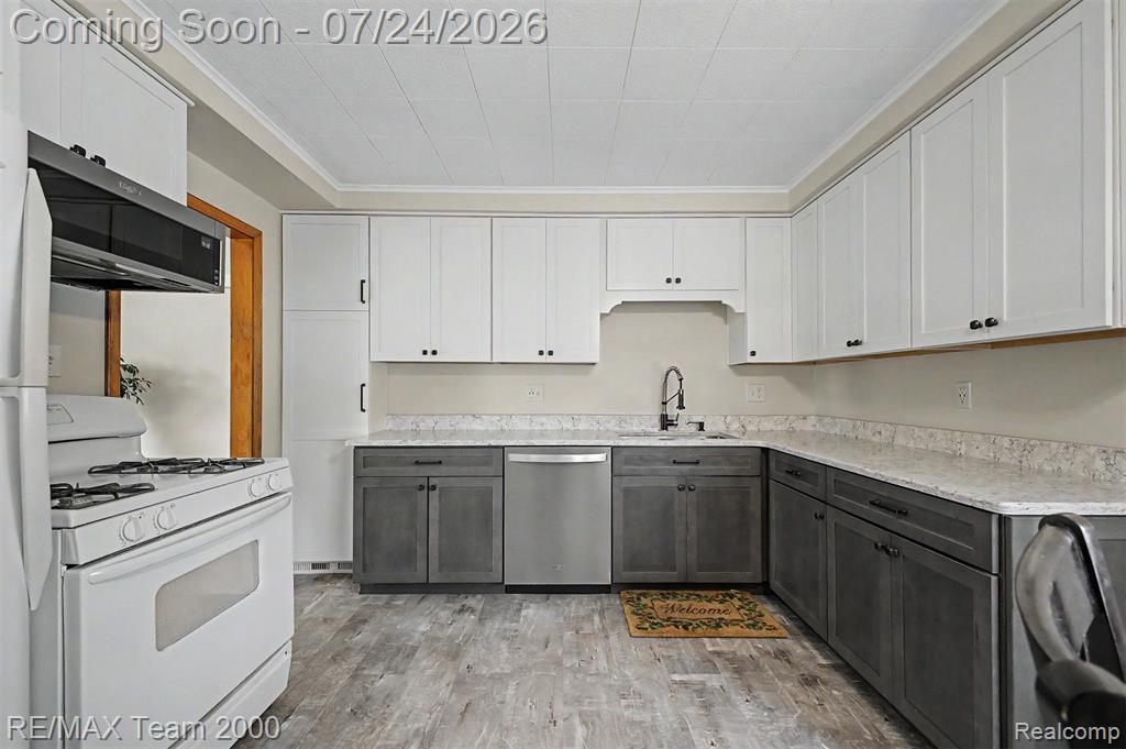 447 Gilman Street, Garden City, MI — Photo 16
