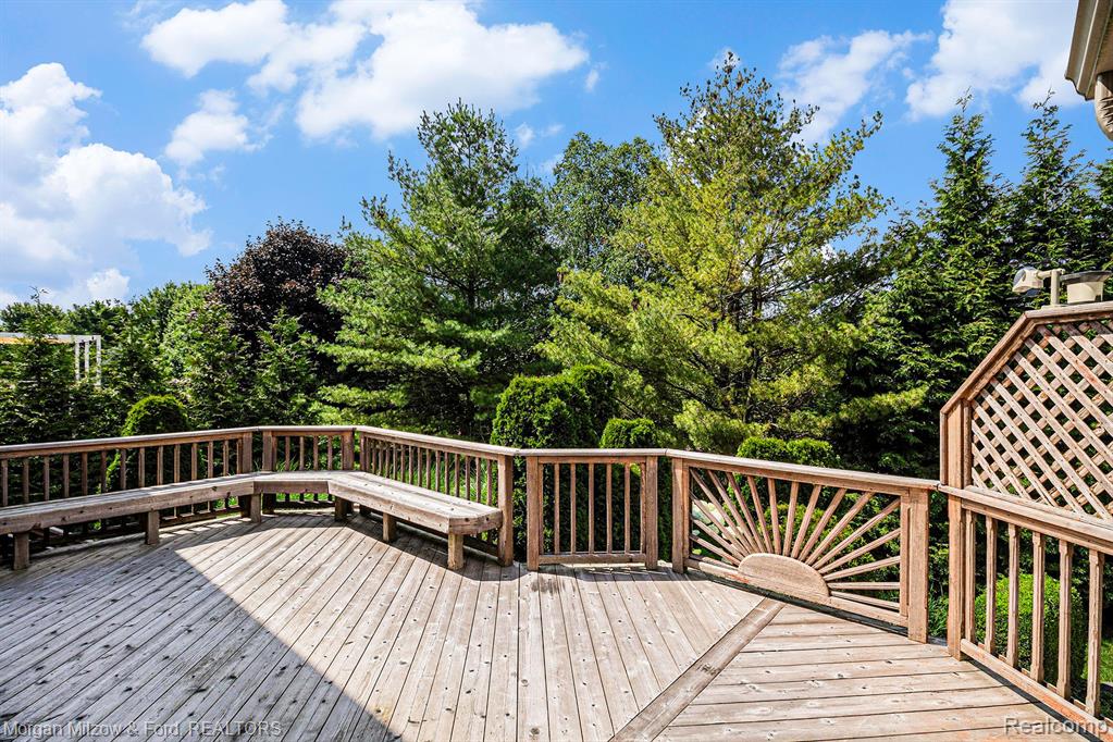 6822 Hubbard Circle, Clarkston, MI 48348 — Photo 30
