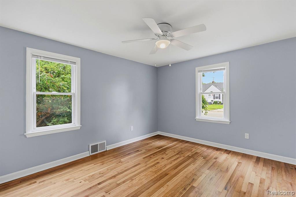 77 Huron Avenue, Mount Clemens, MI 48043 — Photo 11