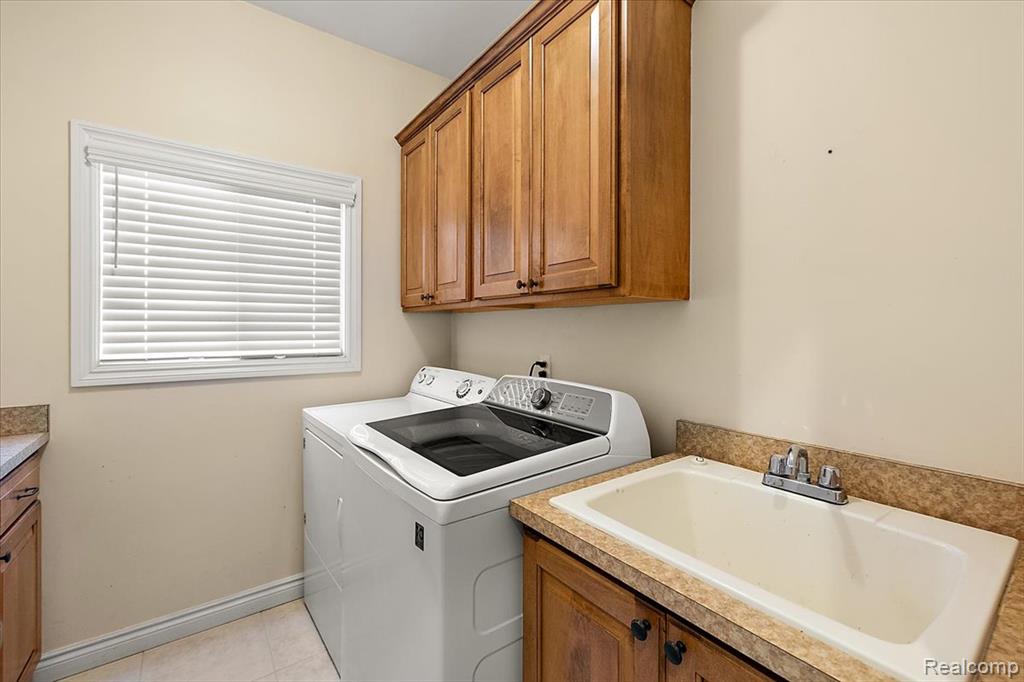 49763 Decker Drive, Shelby Twp, MI 48317 — Photo 23