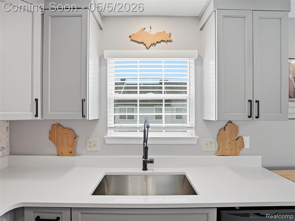 135 W Kenilworth Avenue, Royal Oak, MI 48067 — Photo 11