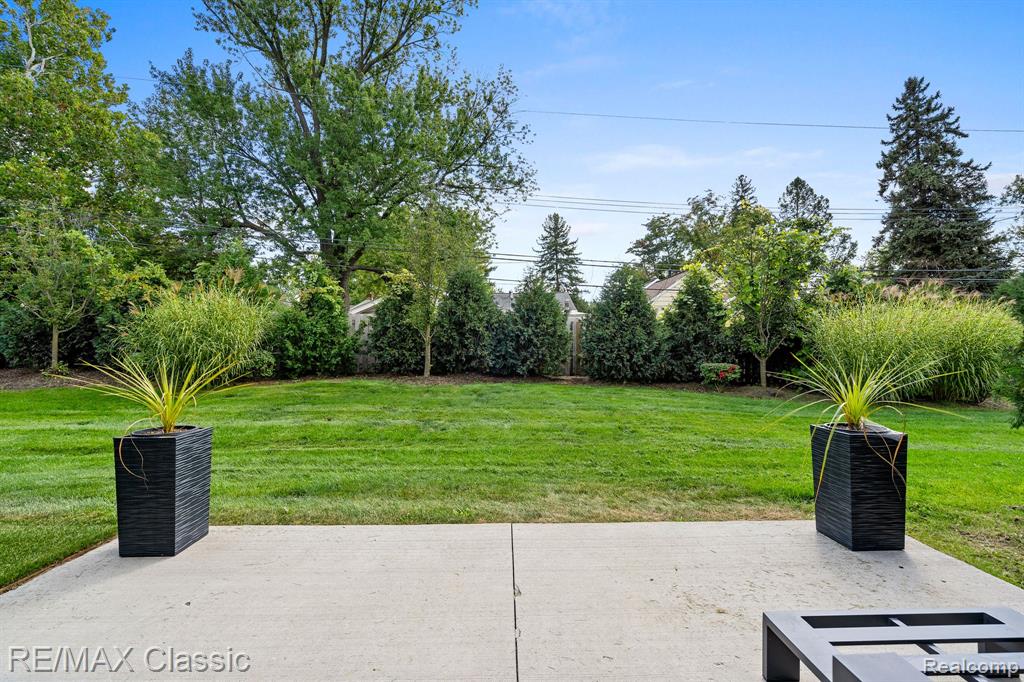 42456 GATEWAY Drive, Plymouth, MI 48170 — Photo 4