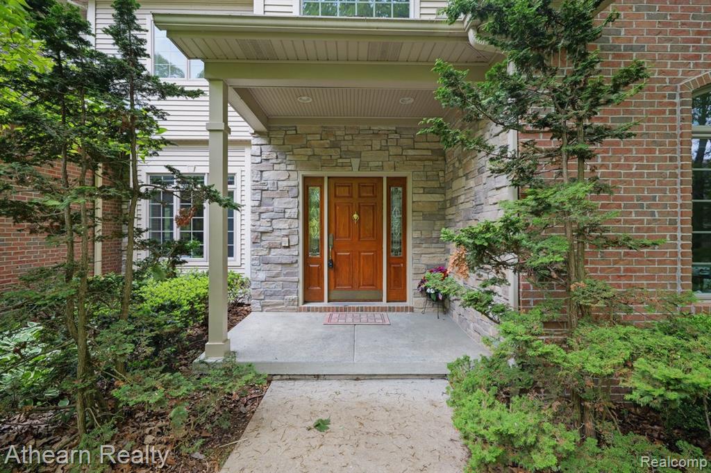 8373 Riverwalk Drive, Fenton, MI 48430 — Photo 25