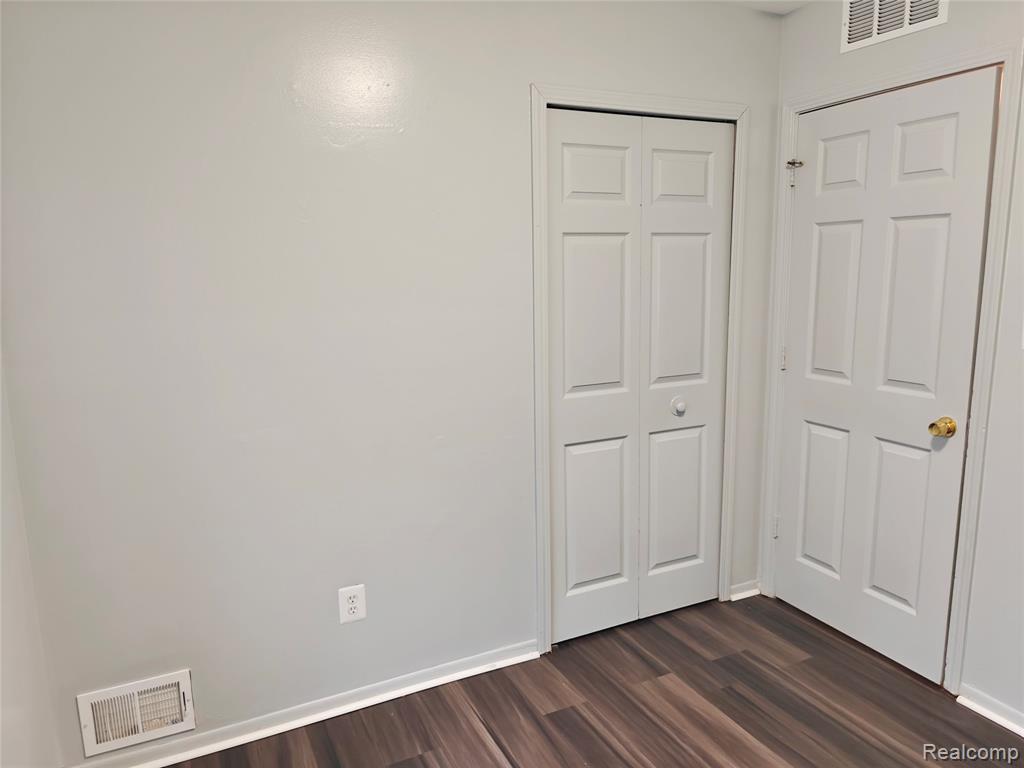 6039 Sylvia Street, Taylor, MI 48180 — Photo 12