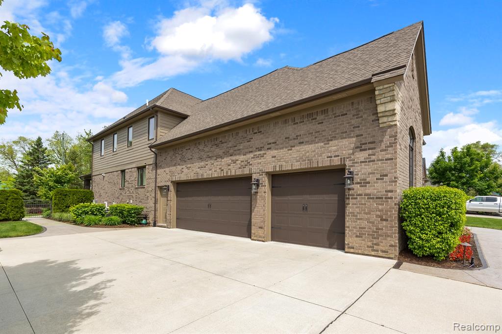 61723 West Point Drive, Washington, MI — Photo 61