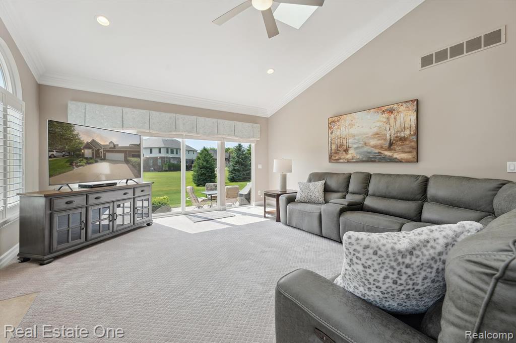 446 Delmar Court, Highland, MI — Photo 9