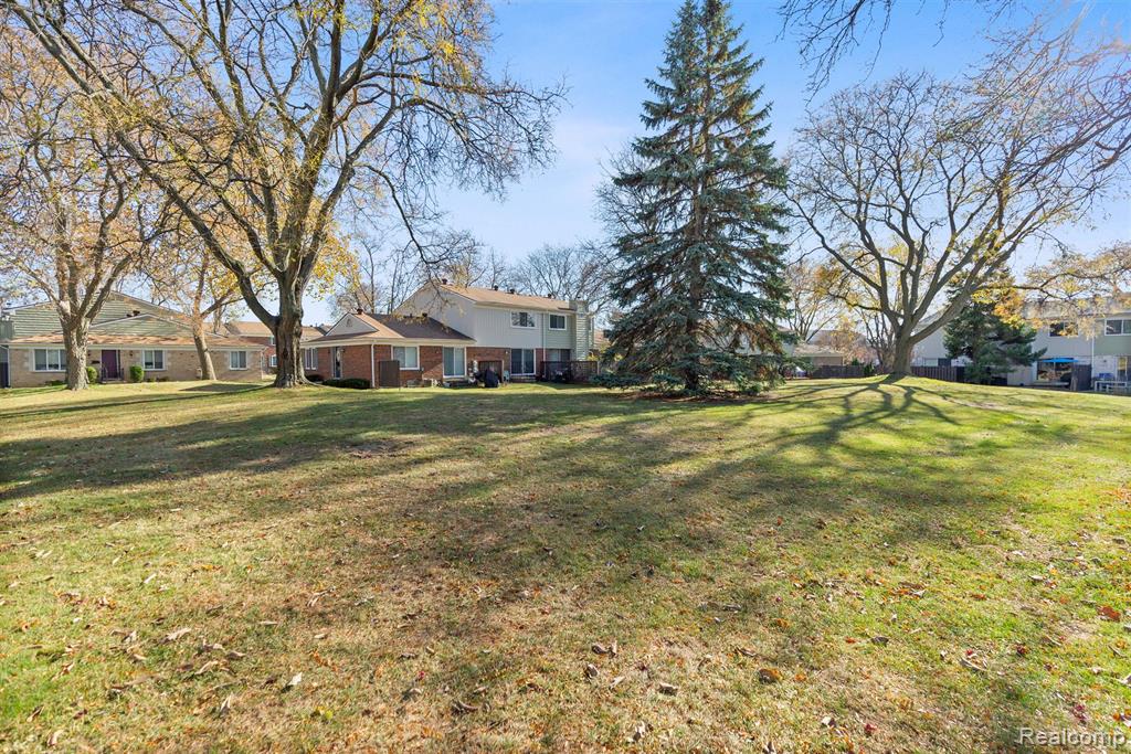 4952 Coventry Road, 315, Royal Oak, MI 48073 — Photo 28