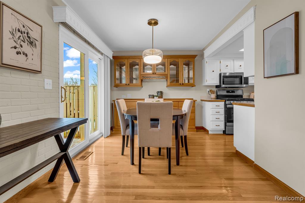 745 OAK BROOK RIDGE Drive, Rochester Hills, MI 48307 — Photo 4
