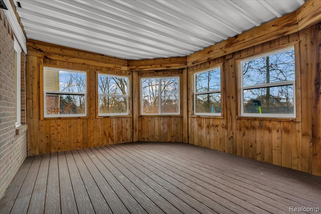 23676 Lori Drive, Flat Rock, MI 48134 — Photo 21