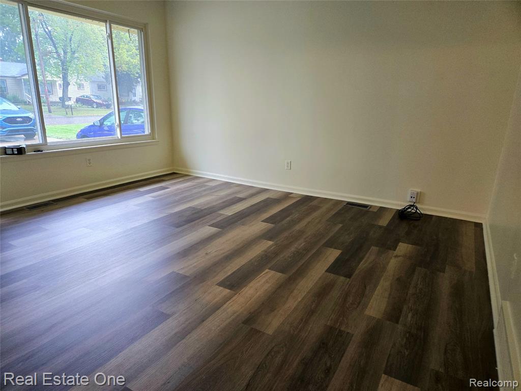 6026 Wilmer Street, Westland, MI — Photo 5