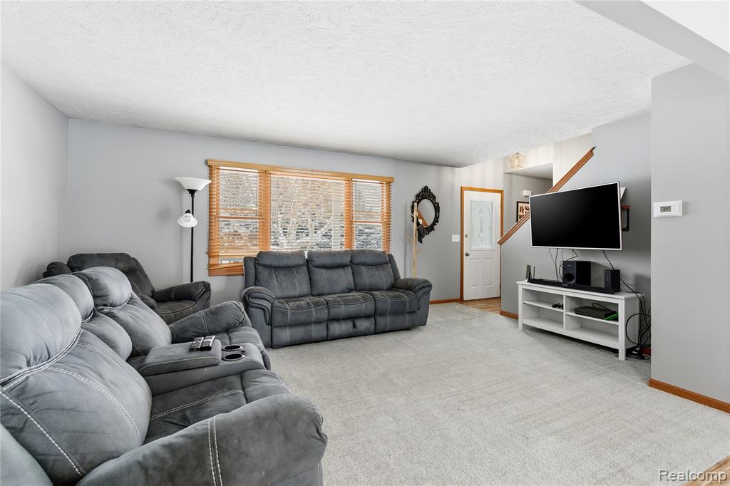 9457 Hollister Road, Laingsburg, MI 48848 — Photo 6
