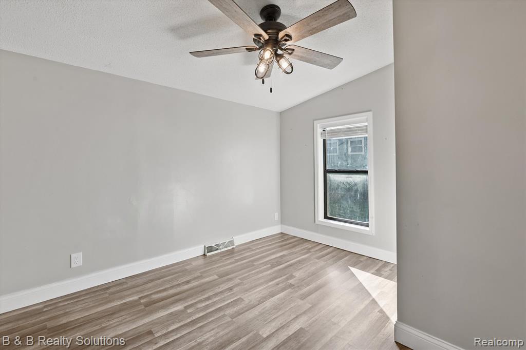 6692 JONES Road, North Branch, MI 48461 — Photo 16