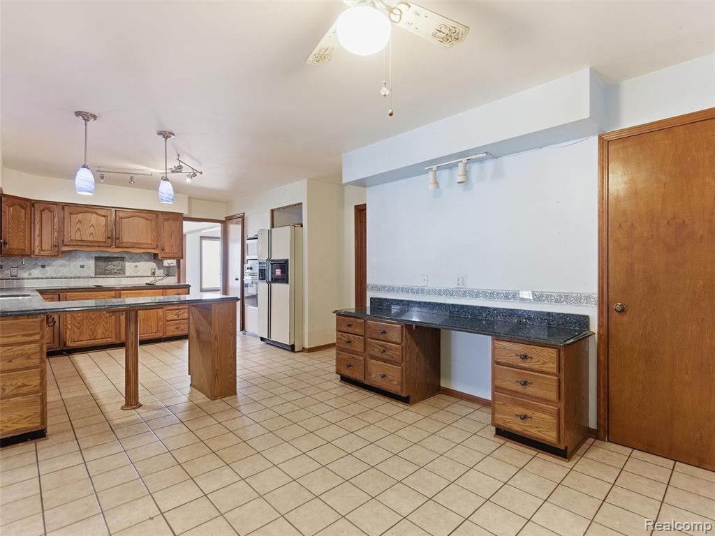 6400 Bridle Lane, Highland, MI 48356 — Photo 10
