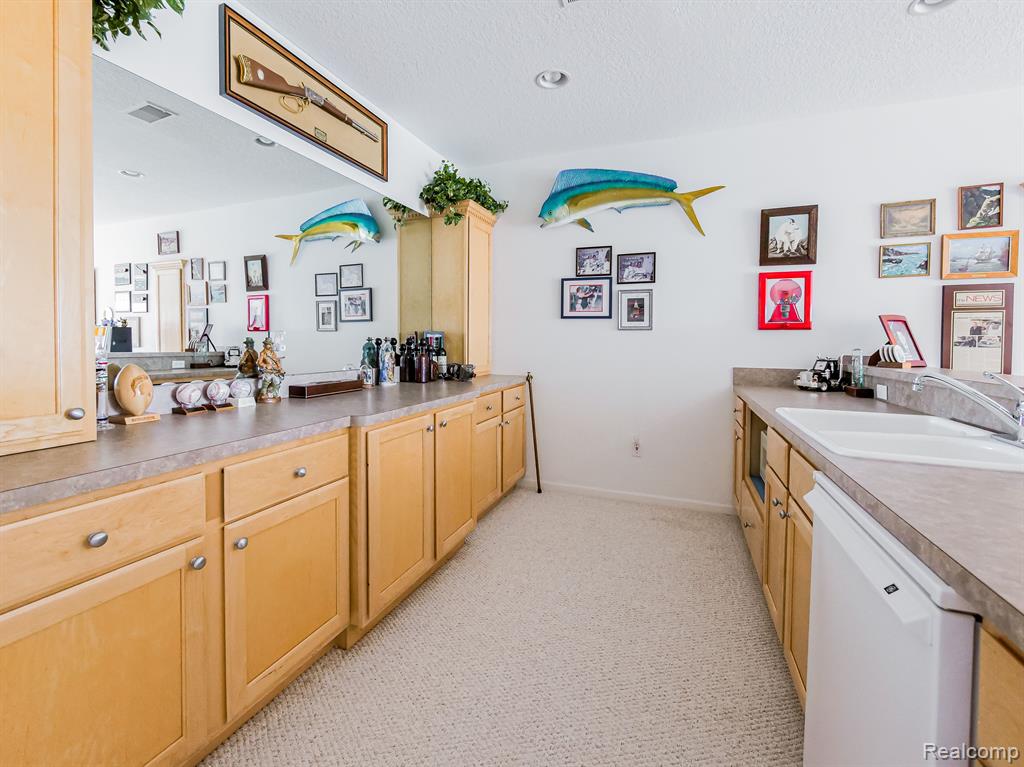 8011 WOODSTONE Drive, Grand Blanc, MI 48439 — Photo 26