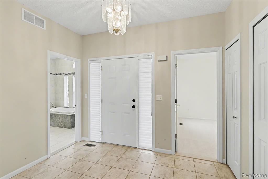 2853 Rubbins Road, Howell, MI 48843 — Photo 3