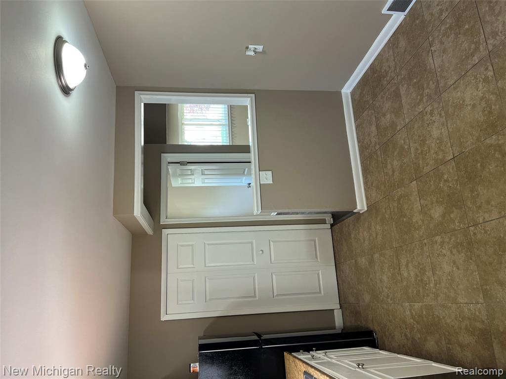7431 Anna Avenue, Warren, MI 48092 — Photo 16