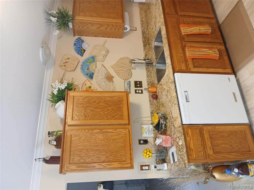 8086 Pickering Pl Place, Westland, MI — Photo 26