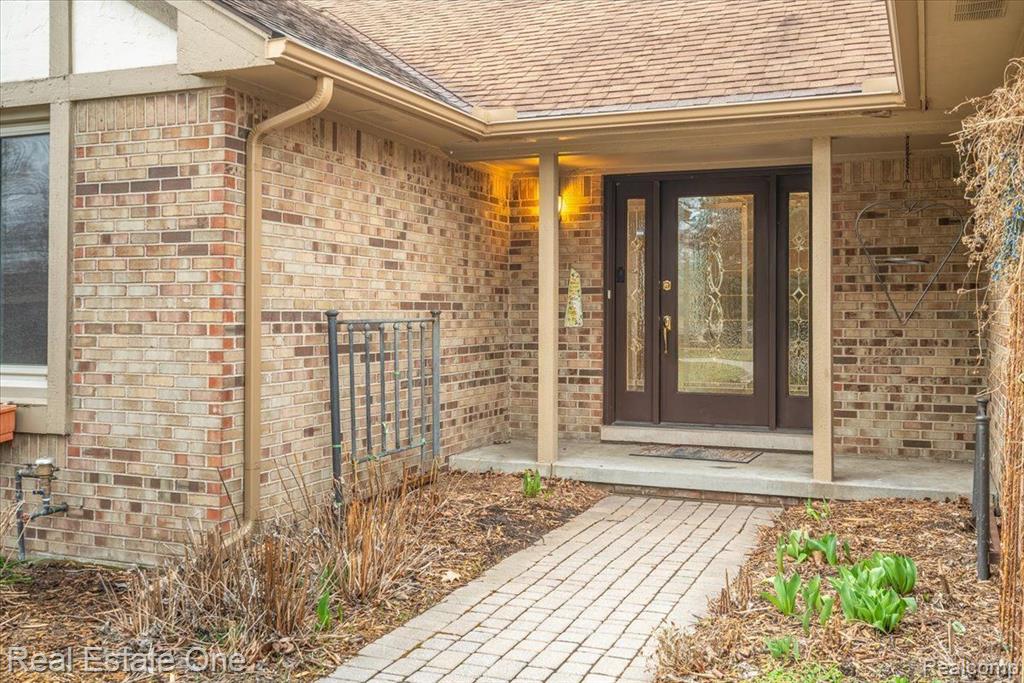 16161 WEATHERFIELD Drive, Northville, MI 48168 — Photo 2