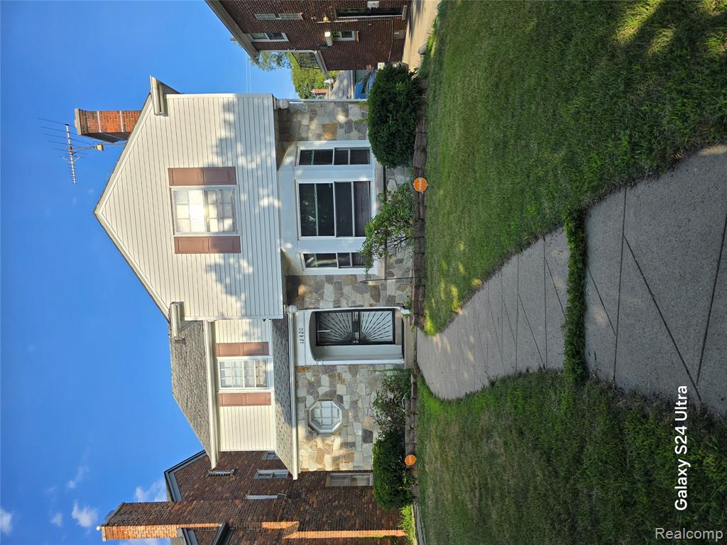 18420 Santa Barbara Drive, Detroit, MI 48221
