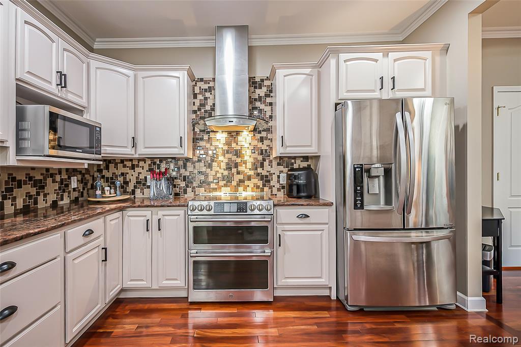 61121 Kocher Drive, South Lyon, MI 48178 — Photo 14