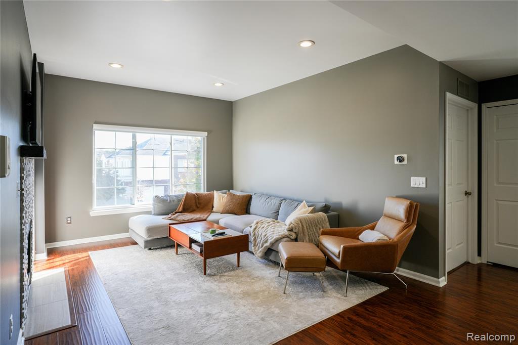5633 Acorn Lane, Sterling Heights, MI 48314 — Photo 3
