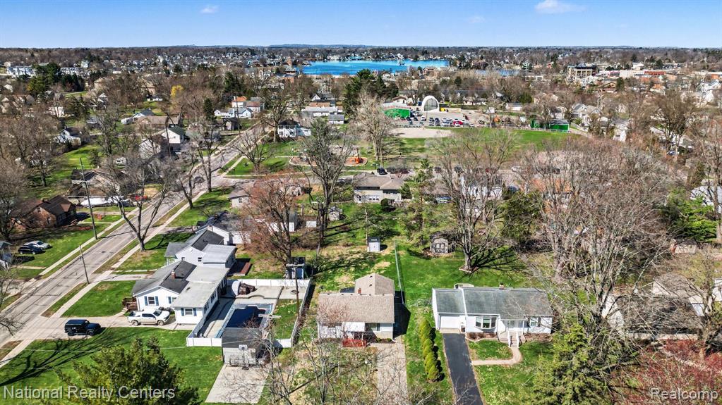 586 Bagley Street, Lake Orion, MI 48362 — Photo 16