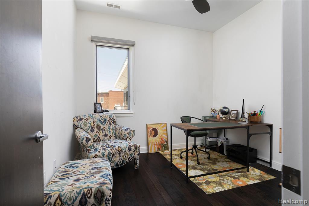438 SELDEN, Detroit, MI 48201 — Photo 20