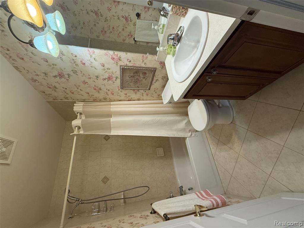 6899 N Central Park, #23, Shelby Twp, MI 48317 — Photo 14