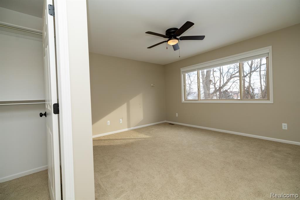 6056 Lochmore Drive, 49, Commerce Twp, MI 48382 — Photo 24