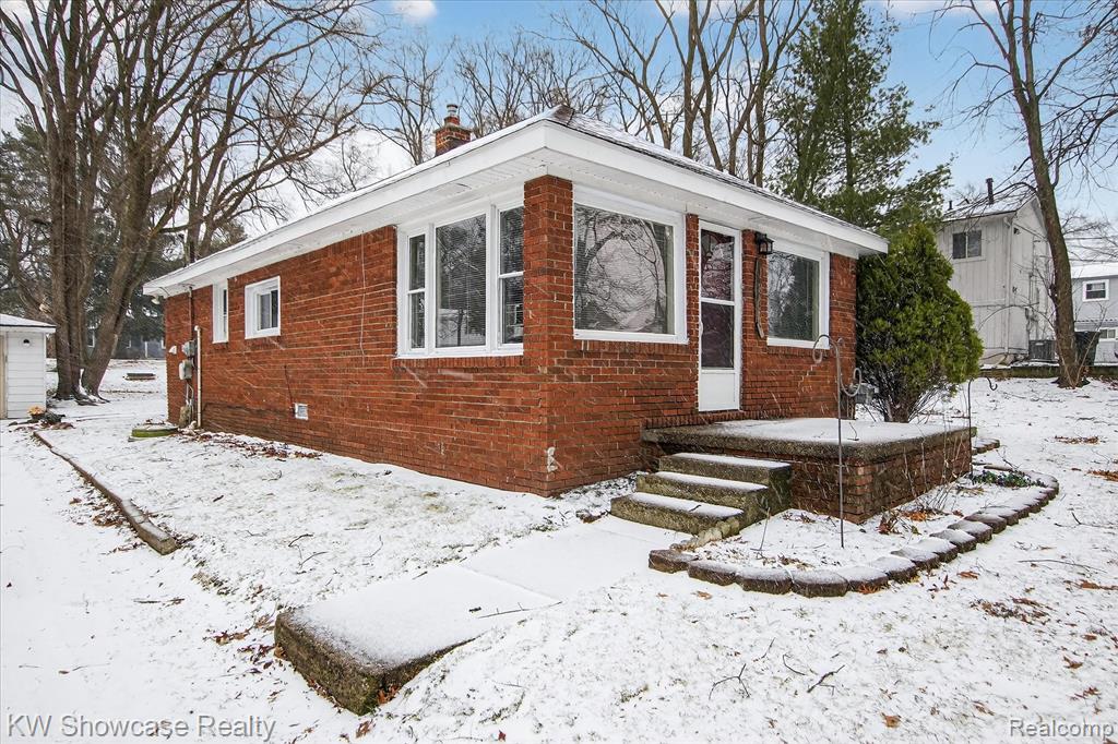 1860 Ladd Road, Wolverine Lake, MI 48390 — Photo 2